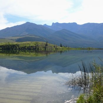 A brilliant turquoise-coloured lake with great fishing and amazing views of the Rocky Mountains. Popular for kayaking.